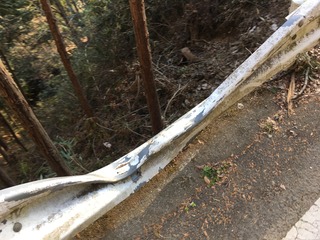 4・ひしゃげてる
