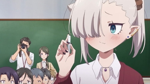 『ちゃんと吸えない吸血鬼ちゃん』6話感想 月菜、ローカル紙の取材を受ける