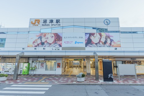 沼津駅、アニメに支配される