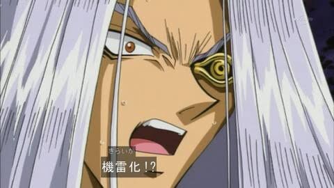 ペガサス「遊戯王のカードゲームの創設者デース」(相手の手札を覗き見)