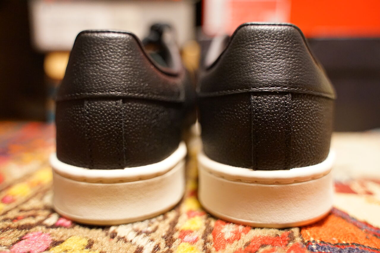 【黒白】 ADIDAS ORIGINALS STAN SMITH H GX6297 : ああ、好きに走れば