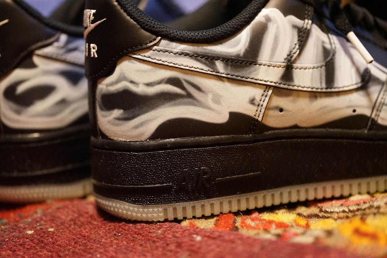 NIKE AIR FORCE 1 LOW BLACK SKELETON : ああ、好きに走ればいいじゃない