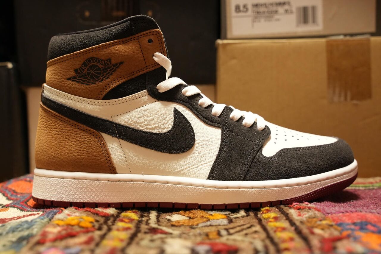 NIKE AIR JORDAN 1 HIGH OG LOVE LETTER 右サイド