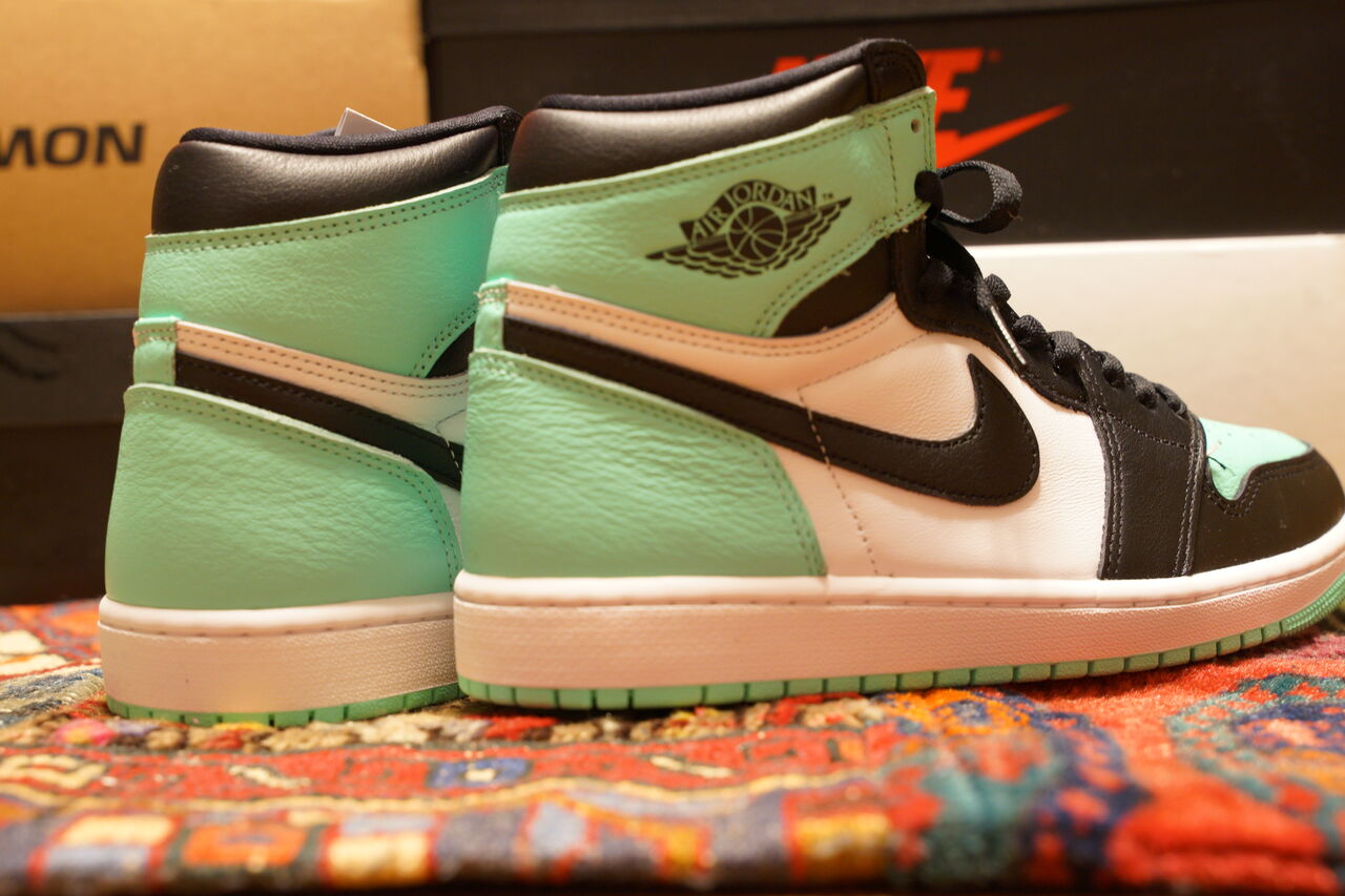 NIKE AIR JORDAN 1 HIGH OG GREEN GLOW : ああ、好きに走れば