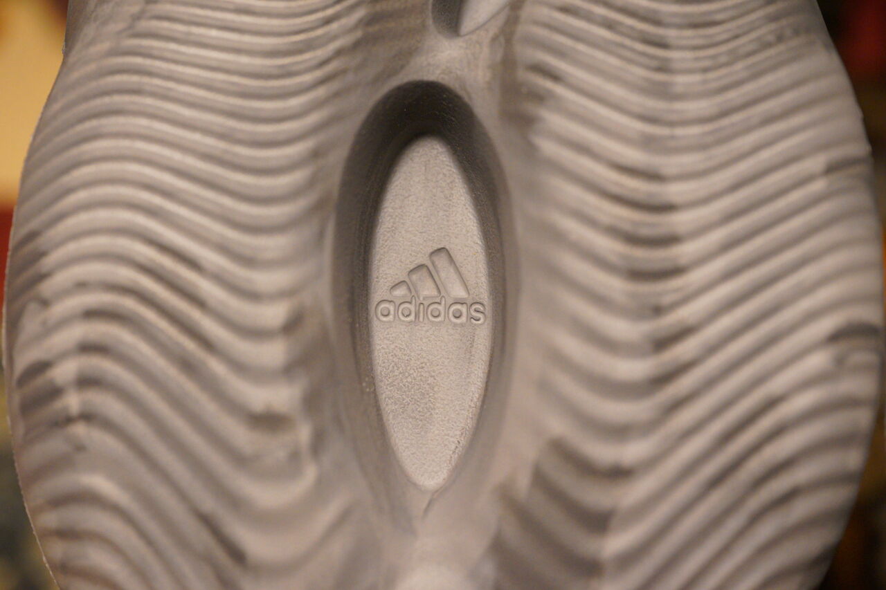 ADIDAS ORIGINALS YZY FOAM RNR : ああ、好きに走ればいいじゃない