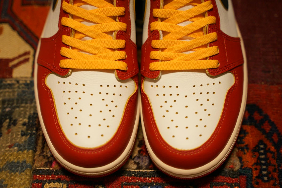 トゥボックス周りも普通のAJ1と特に変わらず。