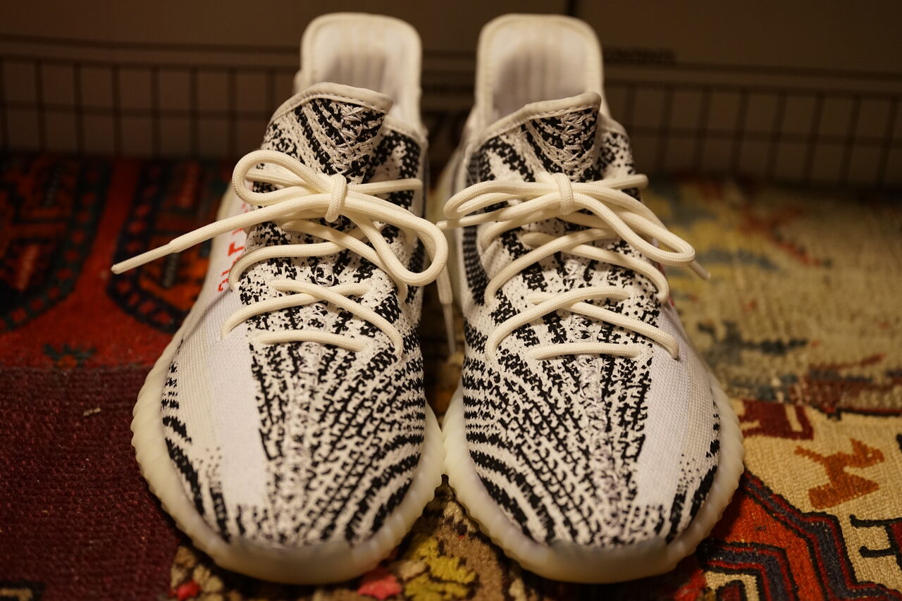 ADIDAS ORIGINALS YEEZY BOOST 350 V2 ZEBRA 2018 : ああ、好きに走れ