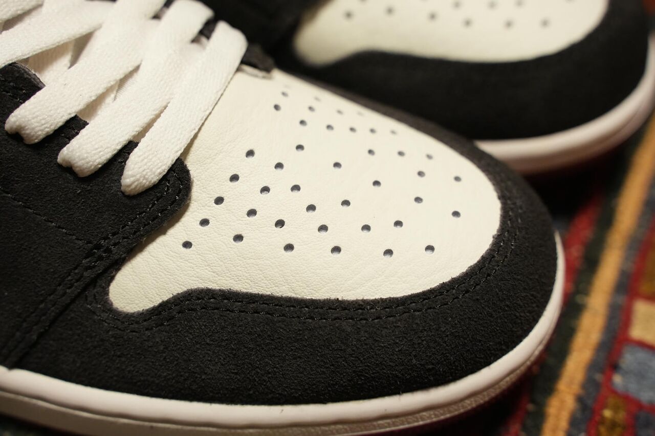 NIKE AIR JORDAN 1 HIGH OG LOVE LETTER トゥボックス パンチング穴