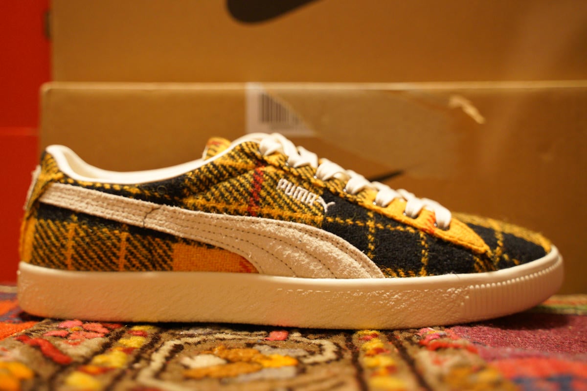 PUMA SUEDE VTG HARRIS TWEED YELLOW 右サイド
