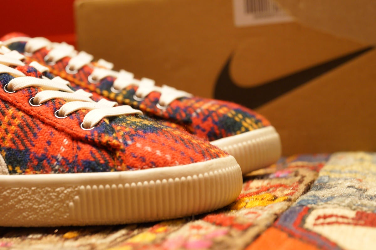 サイドからみてもツイードの柄は良い感じ。