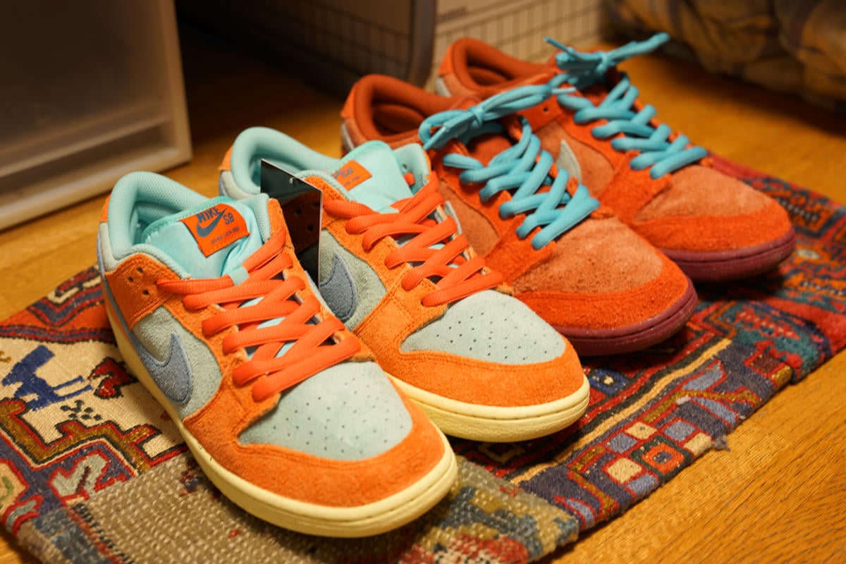 ダンク ロー プロ ミスティックレッドと一緒に並べてみる。