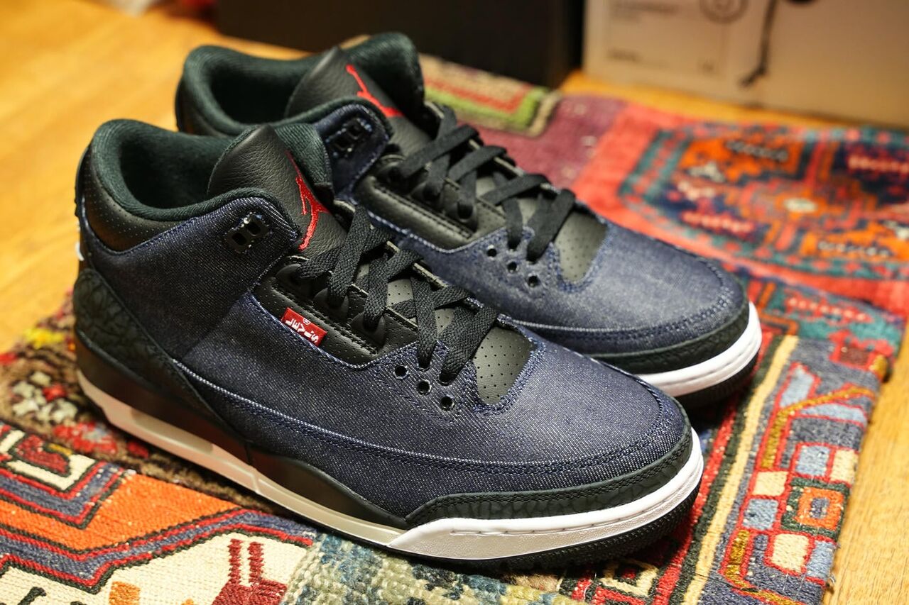 LEVIS× NIKE AIR JORDAN 3 RETOR SP INDIGO AND GYMRED