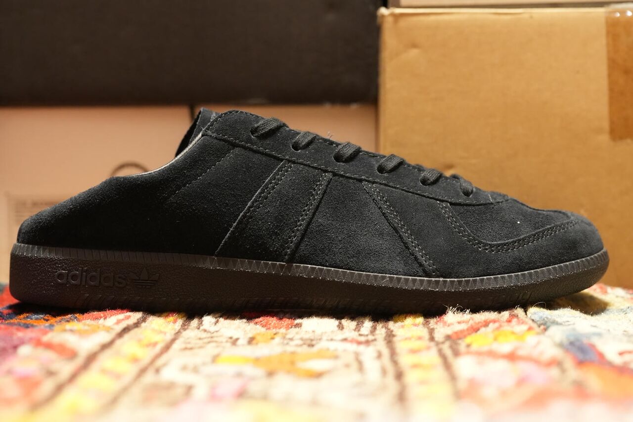 UNITED ARROWS & SONS × ADIDAS ORIGINALS BW ARMY DECON BLACK LA4345 右サイド 折り畳んだ状態