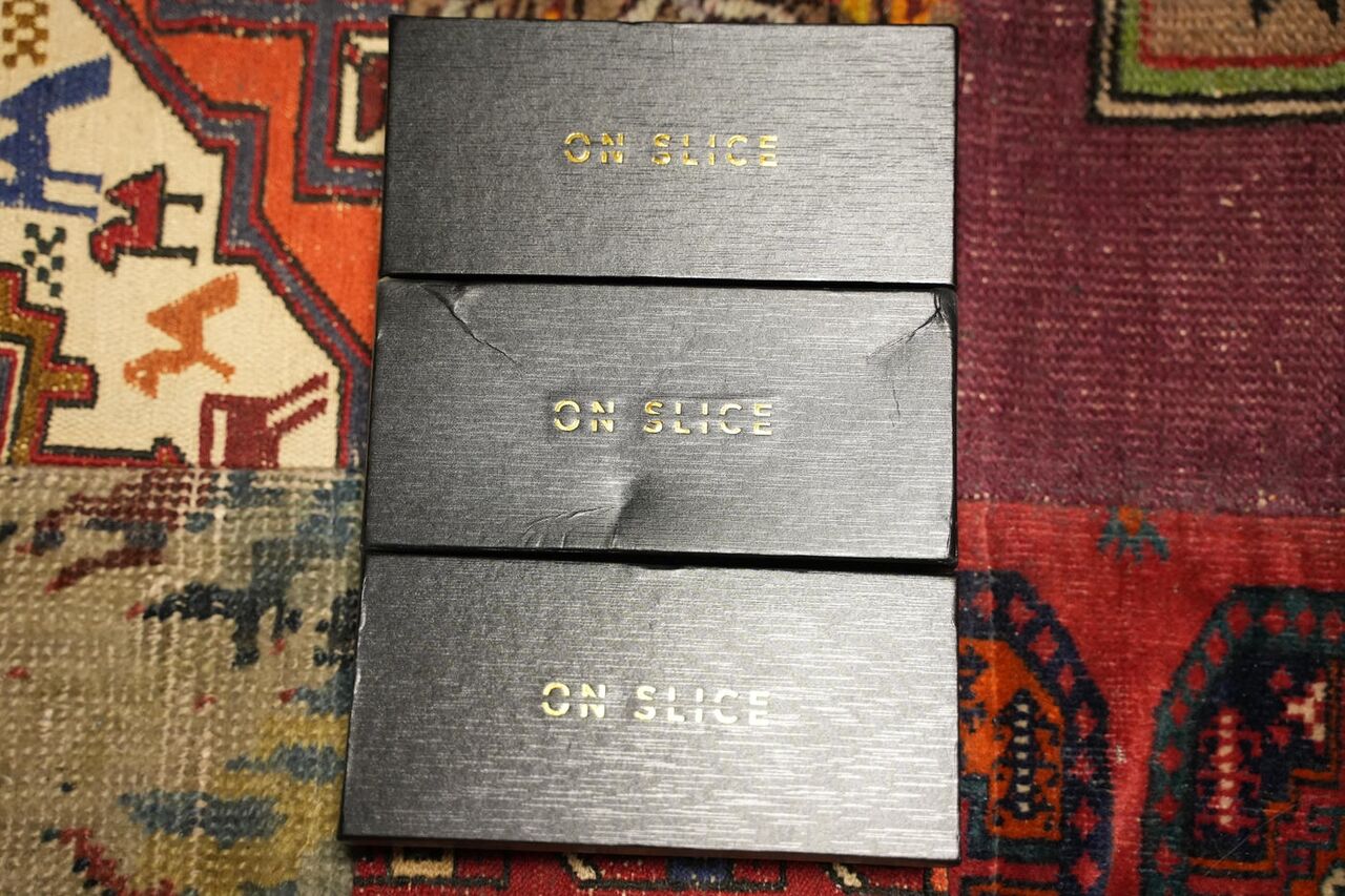 ON SLICE 紙製ハードケース