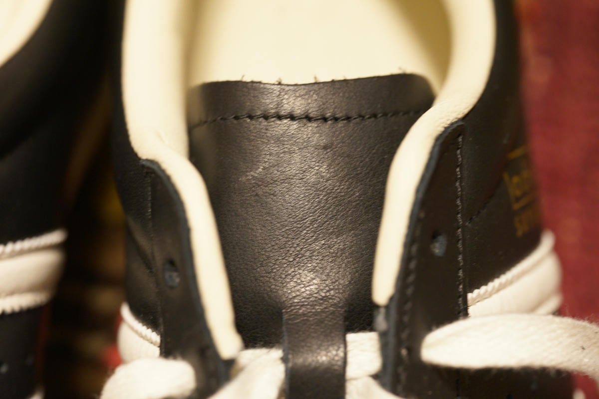 SUPERSTAR VINTAGE JQ3255のシュータンディテールの確認