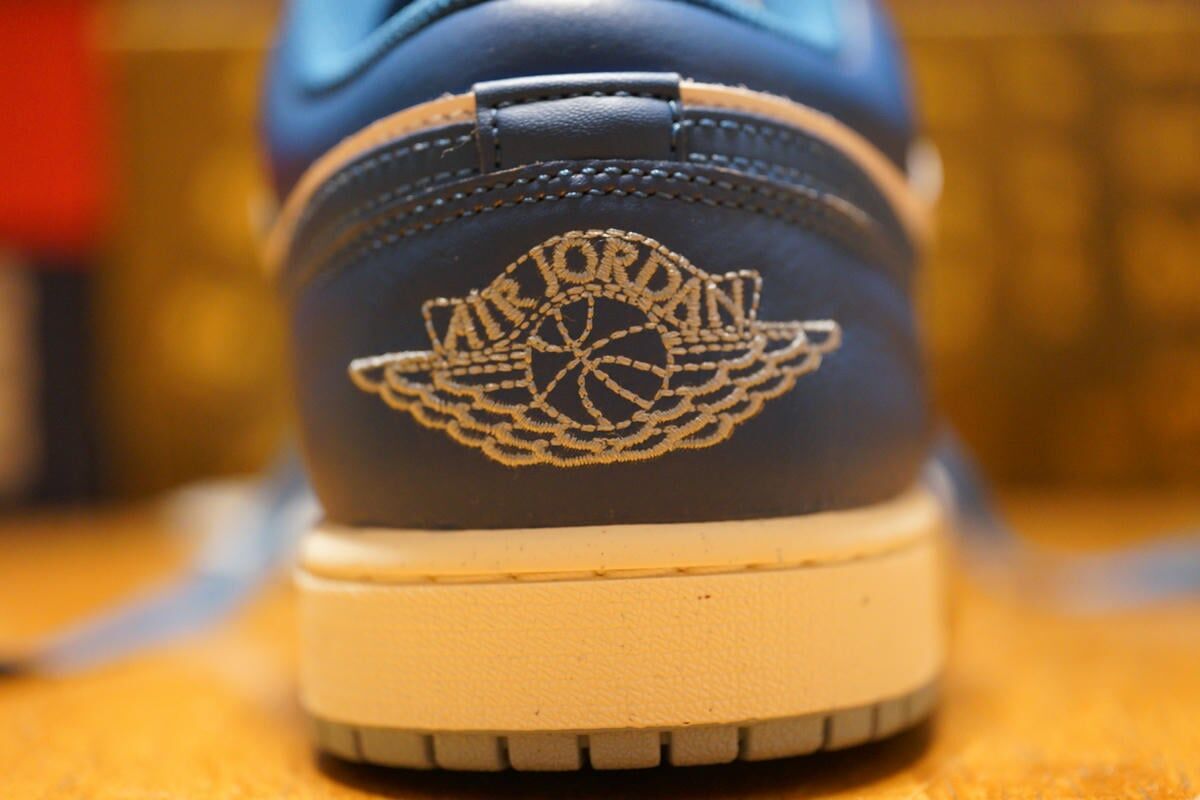 【NIKE】エアジョーダン1 ブラウン 合皮のような手触り レビュー】ナイキ エアジョーダン1 LOW SEのサイズ感や合皮が