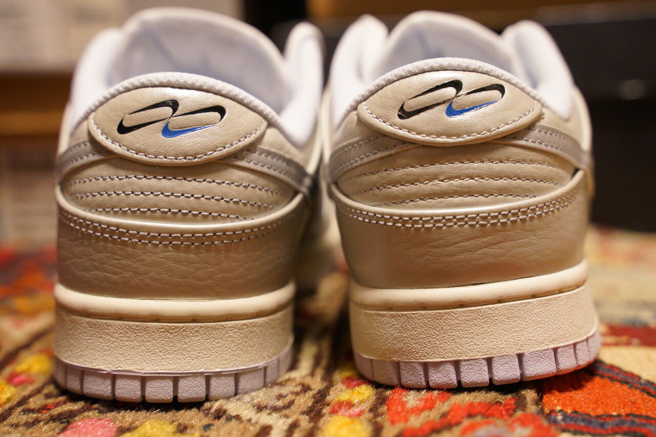 NIKE DUNK LOW SE METALLIC SILVER : ああ、好きに走ればいい