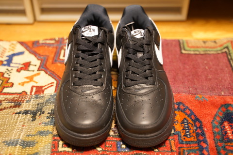 NIKE AIR FORCE 1 LOW RETRO QS BLACK 2024 : ああ、好きに走れ NIKE AIR FORCE 1 LOW RETRO QS BLACK 2024 : ああ、好きに走れ