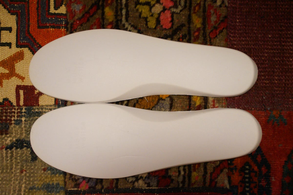 インソールの裏側もホワイト。OG仕様のAJ1とおなじカップインソールタイプだと思う。