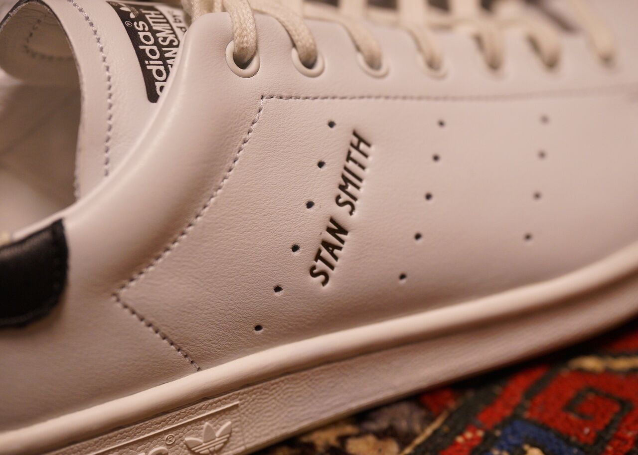 ADIDAS ORIGINALS STAN SMITH LUX WHITE HQ6785 : ああ、好きに走れば