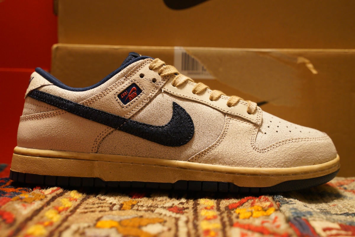 レビュー】ストレンジャーシングス×ナイキ ダンクロー SP STのレザーの