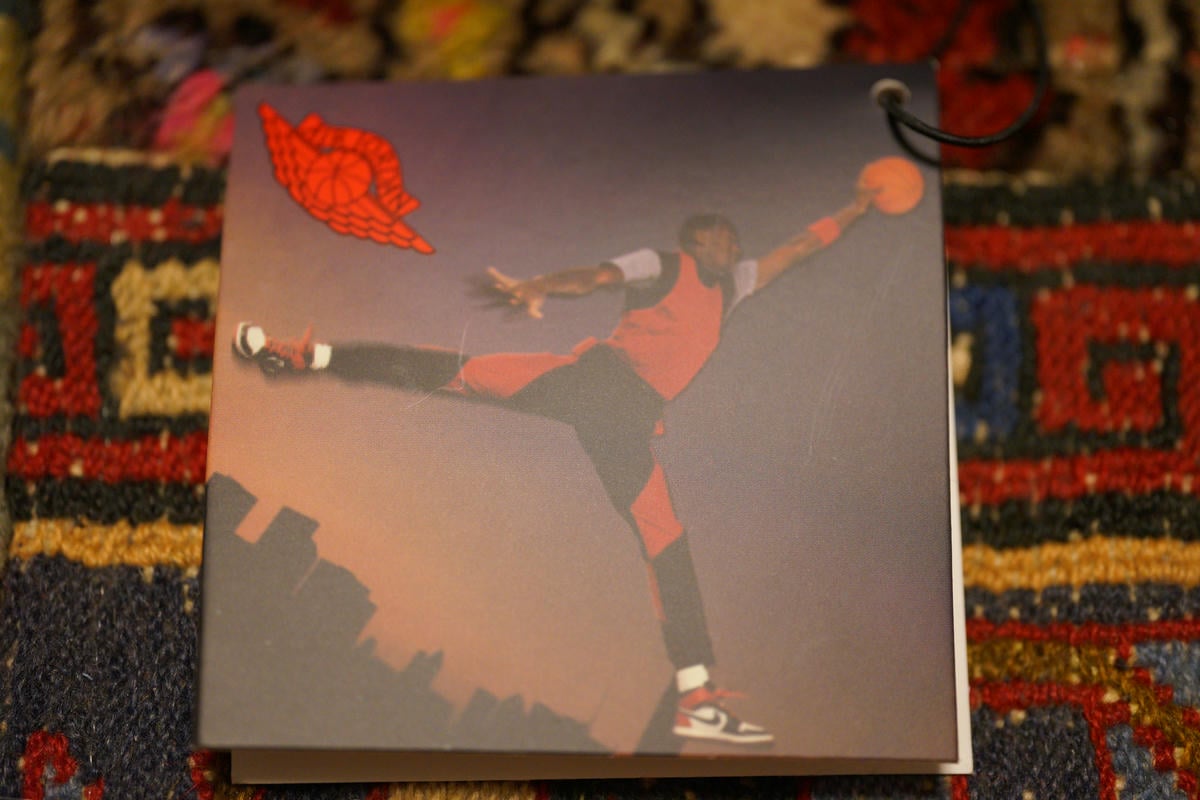 85仕様のAJ1についてくるタグの表面。これも85年当時の再現