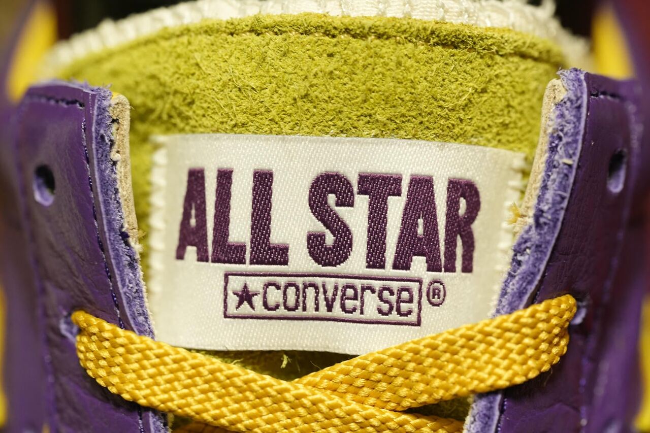 MAGFORLIA× CONVERSE PROLEATHER J VTG OXのシュータン周りのディテールをチェック