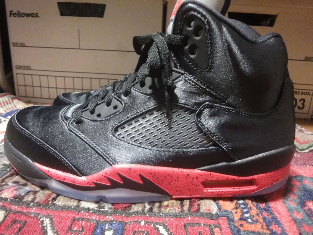 Nike Air Jordan 5 Retro Satin Bred サテン ブレッド Air Jordan 5 Satin Review & On Feet - YouTube