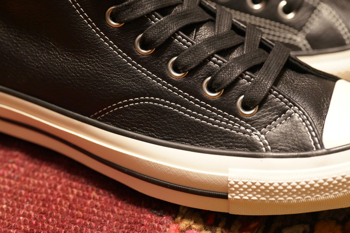 チャックテイラーといえばこの当て布補強のディテール。