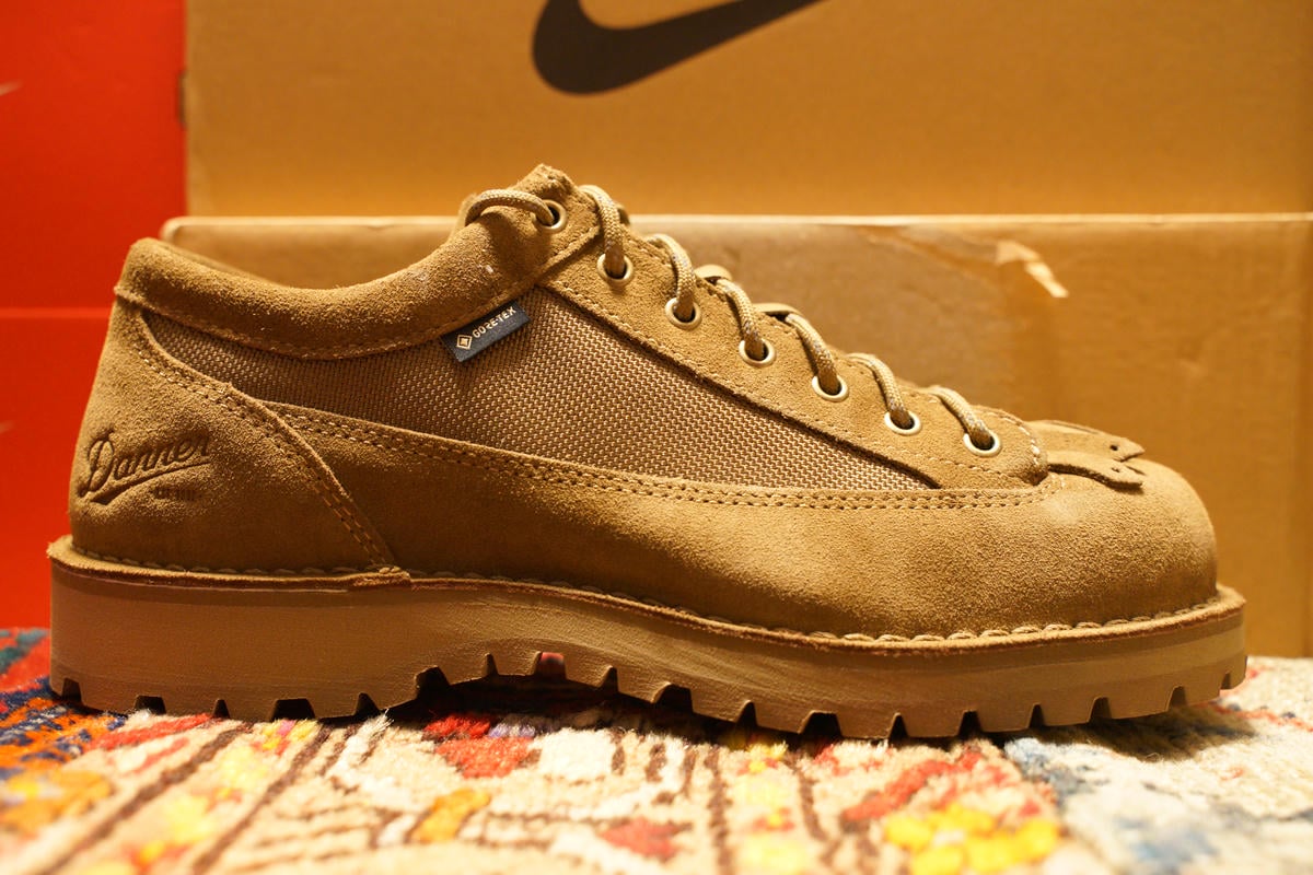 DANNER FIELD LOW COYOTE 右サイド