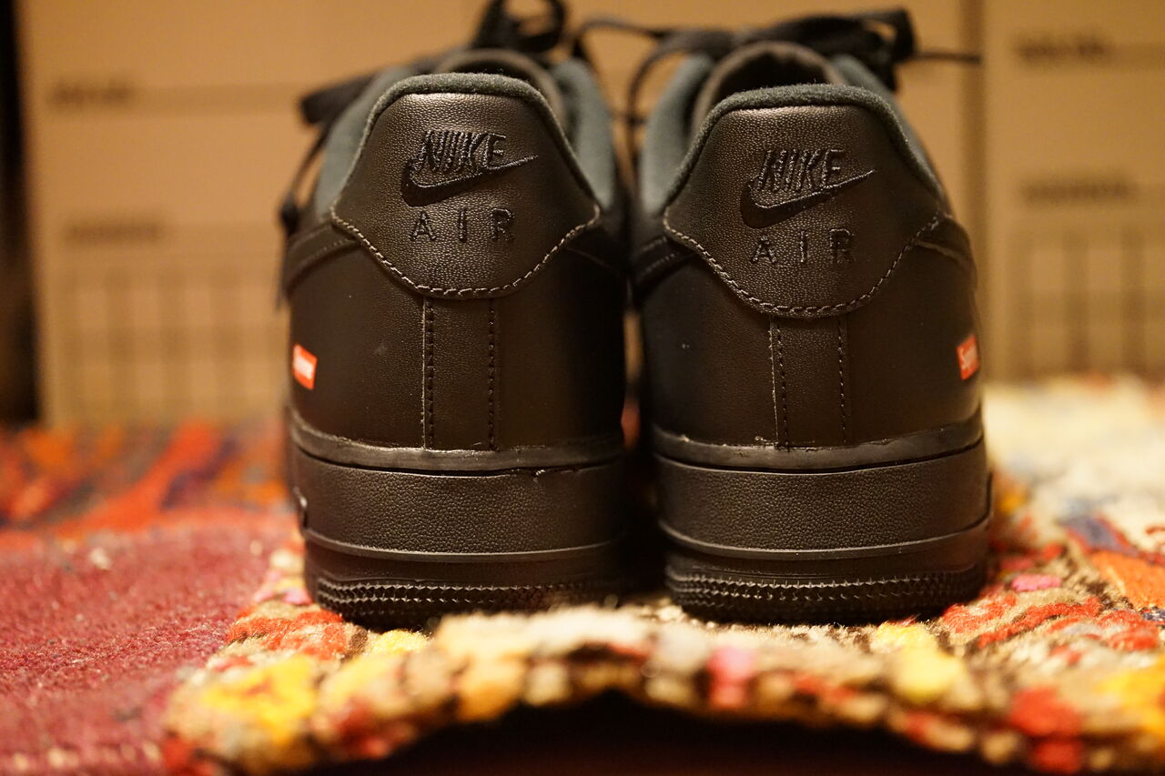 NIKE AIR FORCE 1 LOW SUPREME BLACK : ああ、好きに走ればいいじゃない