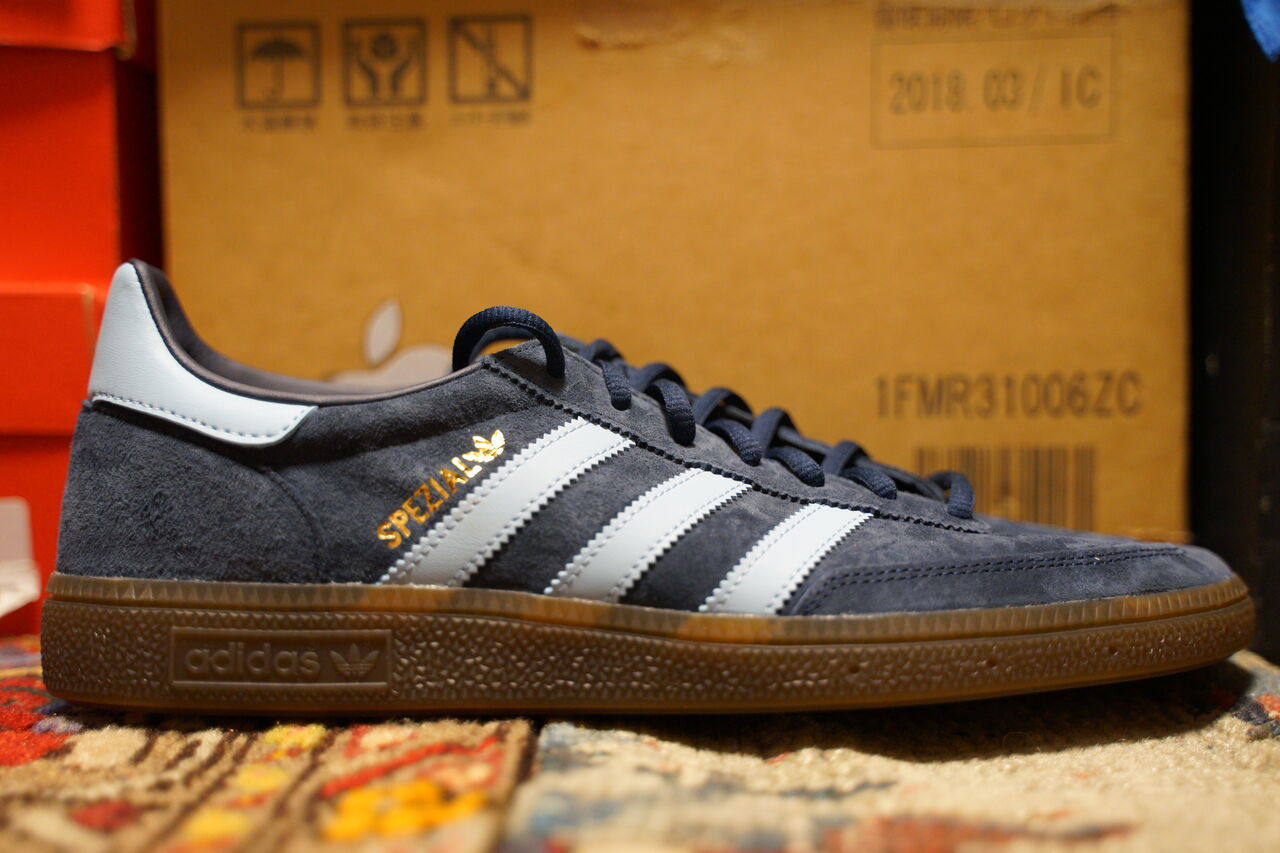 ADIDAS ORIGINALS HANDBALL SPEZIAL BD7633 : ああ、好きに走ればいい