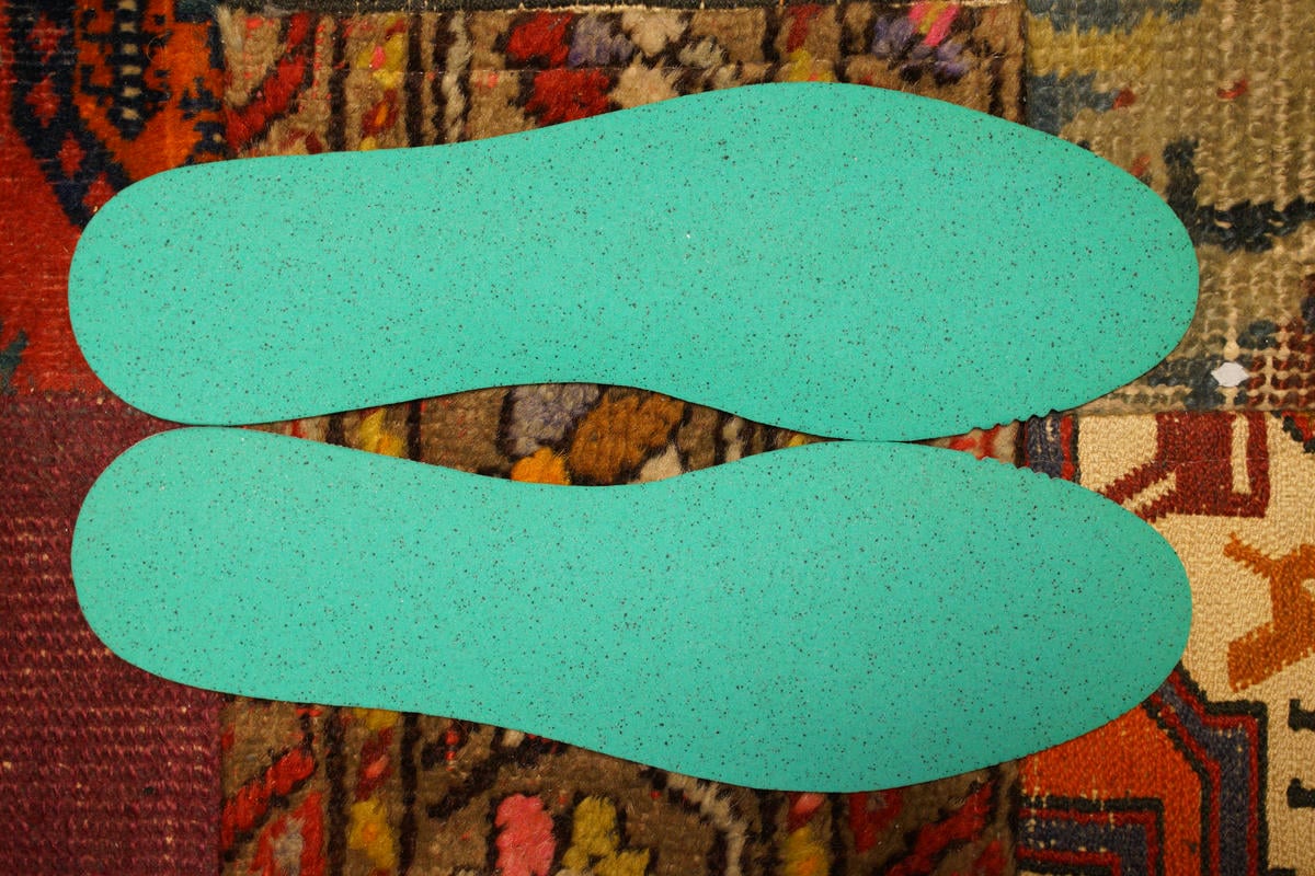 インソールの裏はグリーン