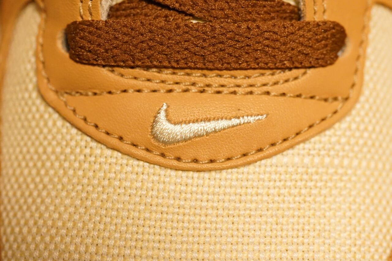 NIKE AIR FORCE 1 QS ACORN : ああ、好きに走ればいいじゃない