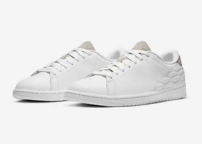 NIKE AIR JORDAN 1 CENTRE COURT RED LINE : ああ、好きに走ればいい