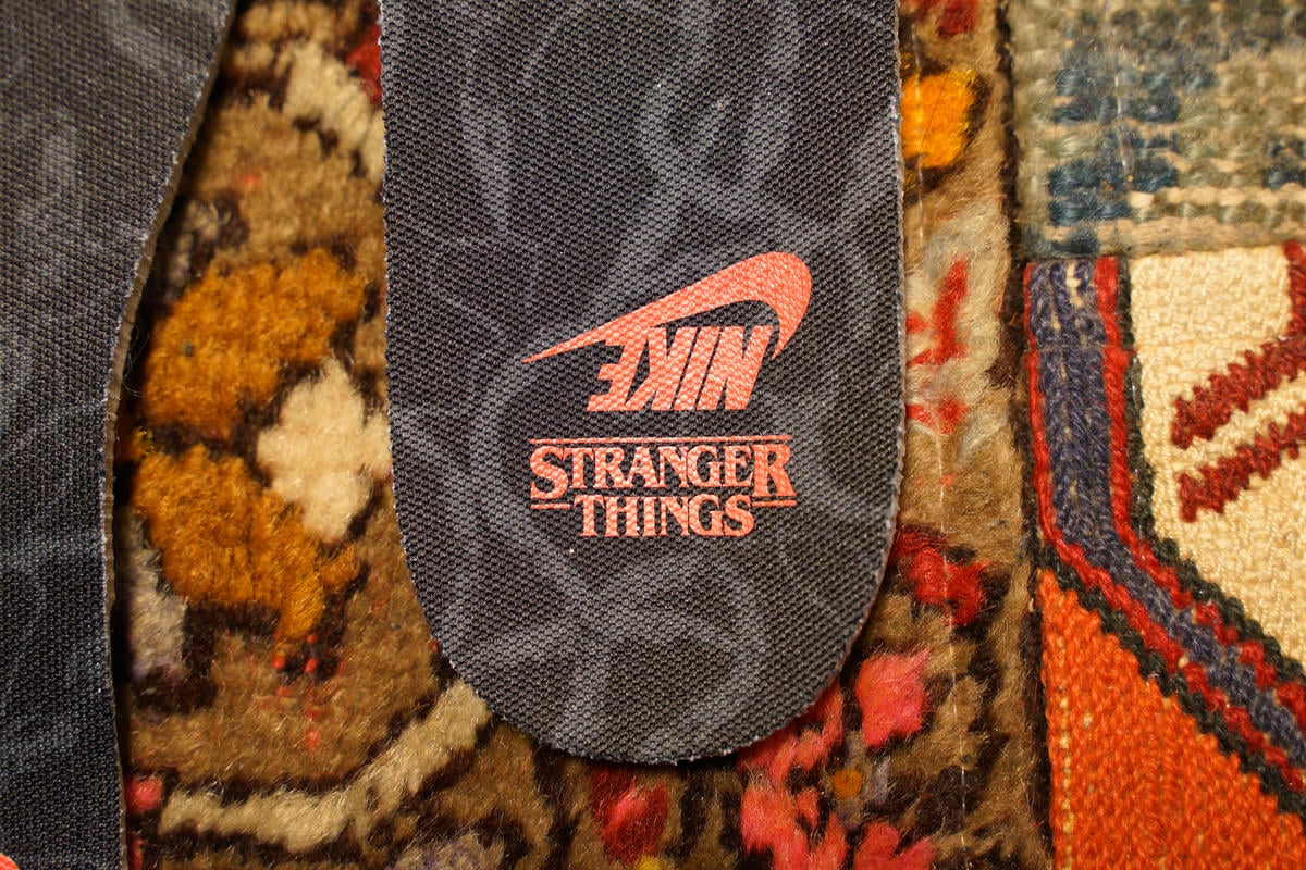 ナイキロゴはここでも逆さまにプリント。