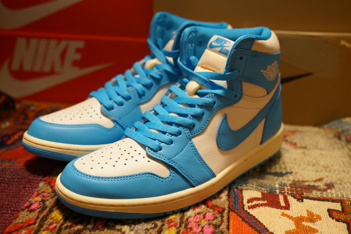 レビュー】ナイキ エアジョーダン1 UNC リイマジンドのサイズ感や