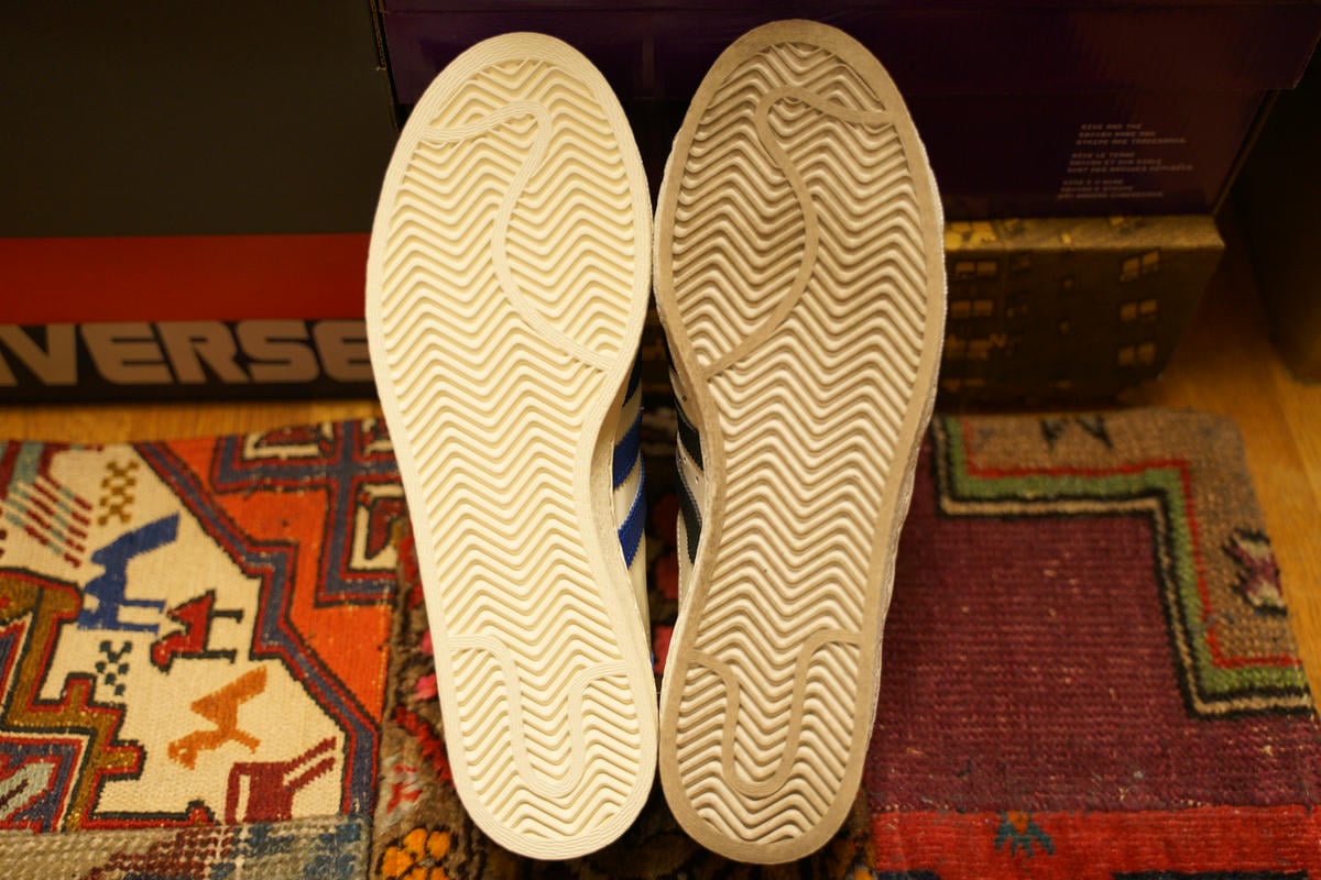 ADIDAS ORIGINALS JABBAR LOW 01 JI0150 スーパースター82 アウトソール比較。