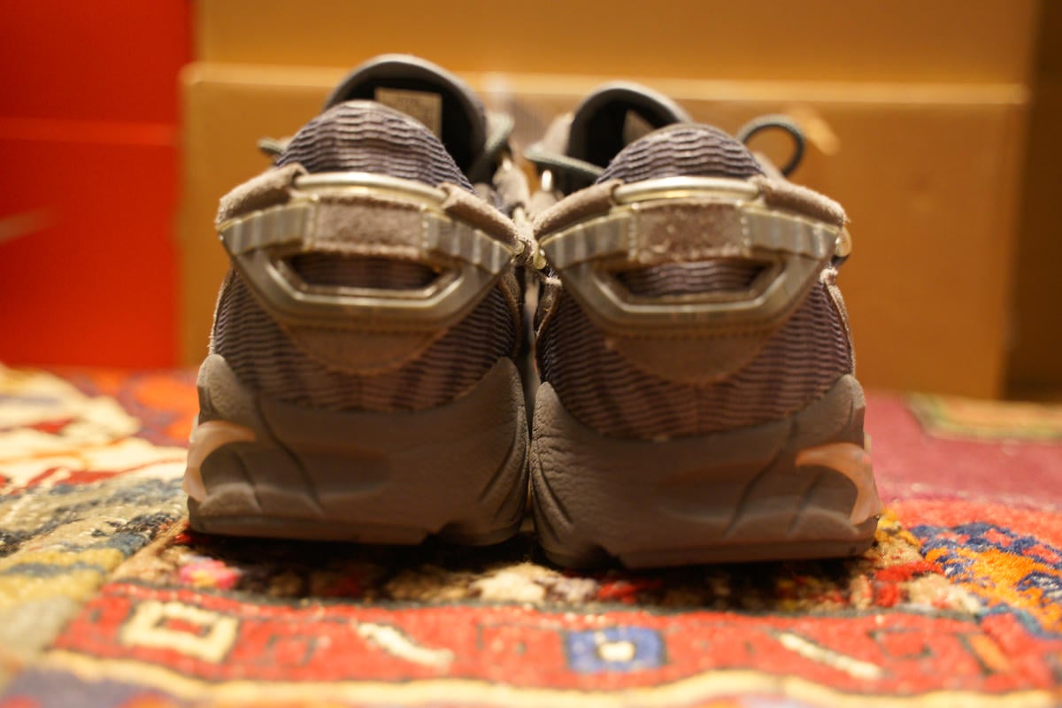 レビュー】アシックス ゲルマイ カーボンのレザーの質感やサイズ感を