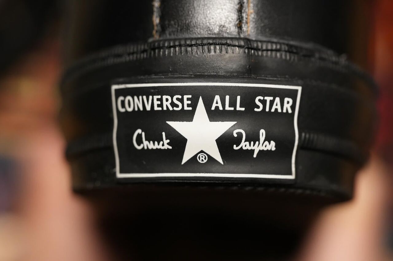 SCHOTT × CONVERSE ONE STAR Z BLACK のヒールパッチはインラインのONE STARとは異なる仕様