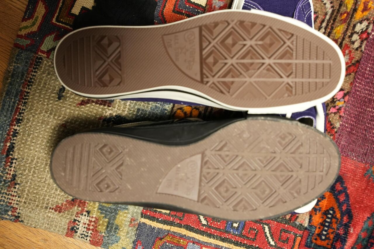 CONVERSE ONE STAR J VTG PURPLEとONE STAR Jのアウトソール比較