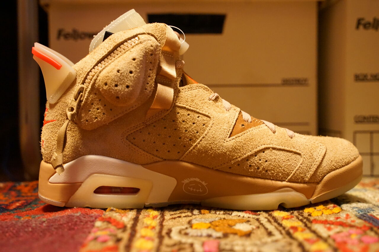 TRAVIS SCOTT × NIKE AIR JORDAN 6 BRITISH KHAKI : ああ、好きに走れ