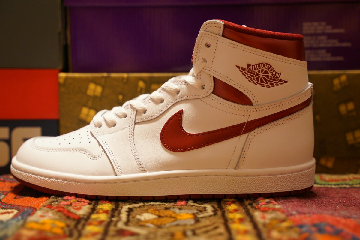 NIKE AIR JORDAN 1 メタリックバーガンディ スニーカーレビュー】NIKE AIR JORDAN 1 メタリックバーガンディ