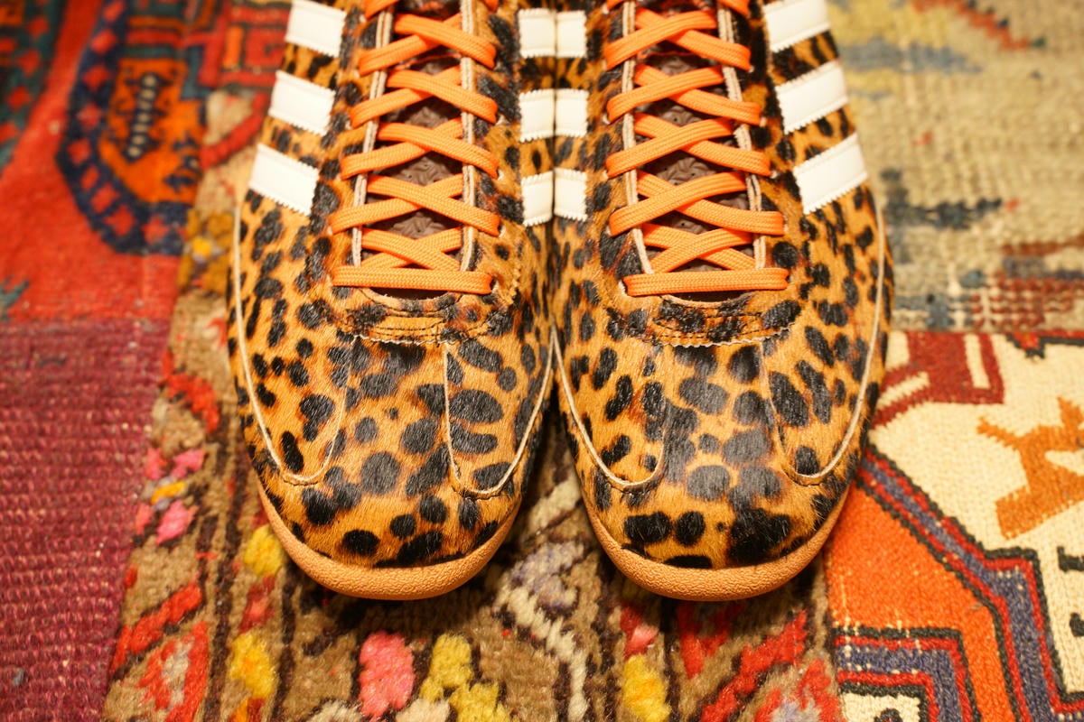 レオパード柄の模様も均一で良し。個体ごとにバラツキがあるので左だけ黒が少なかったりすることもある。