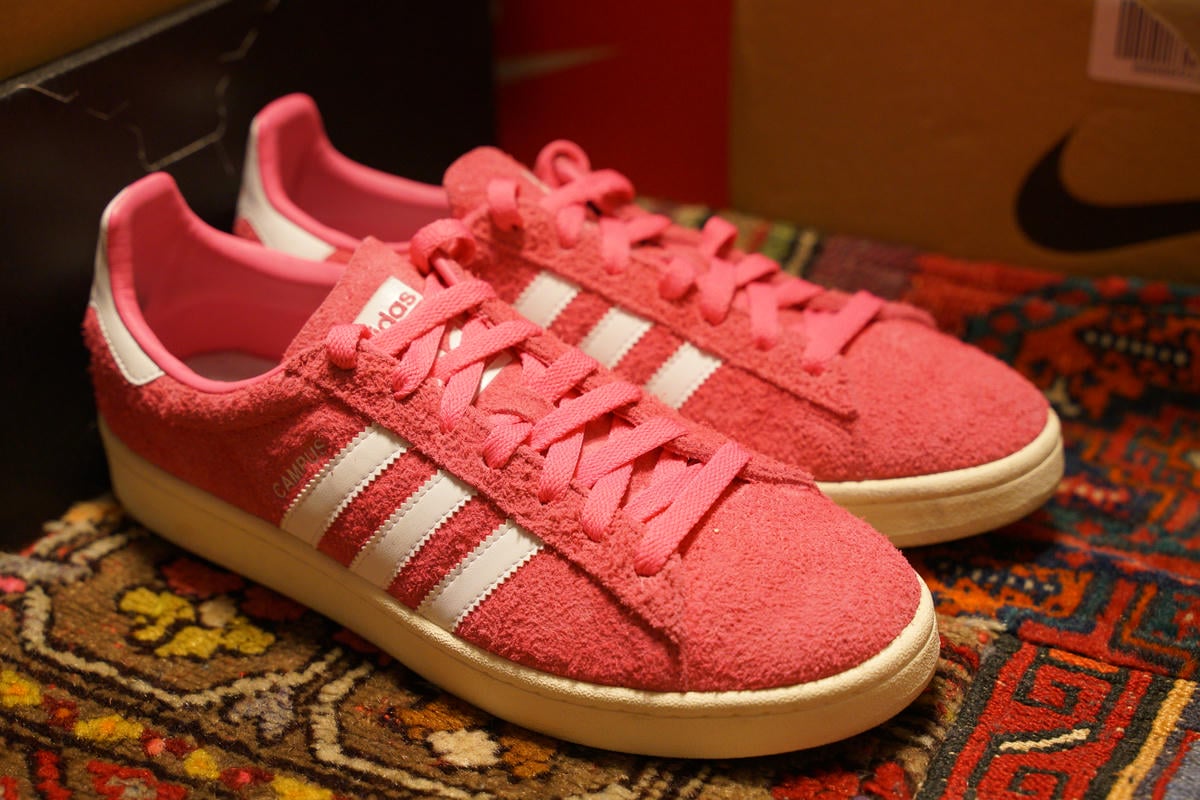 ADIDAS ORIZINALS CAMPUS BZ0069を右斜め上から見る締めの画像。購入の感想語ったのちにサイズ感やクッション性について書く