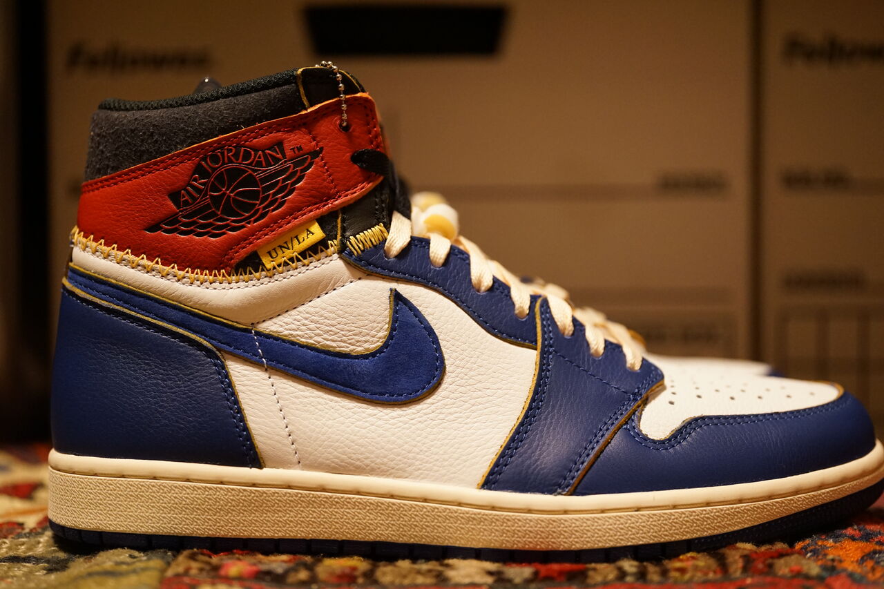union×airjordan 1 左:ストームブルー 右:つま黒