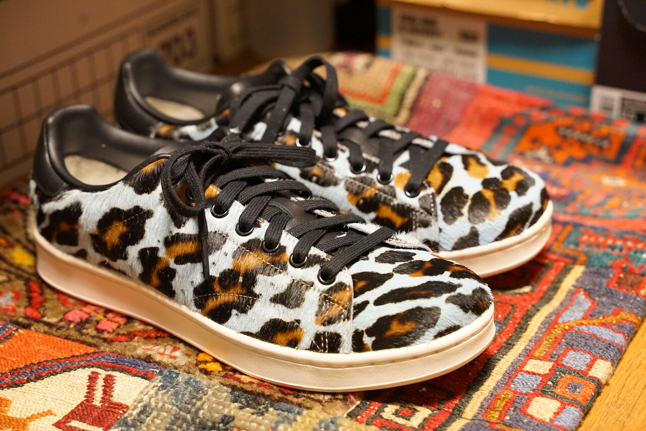 中古美品　HOVRスタンド Christian Louboutin クリスチャンルブタン ルイ オルラート