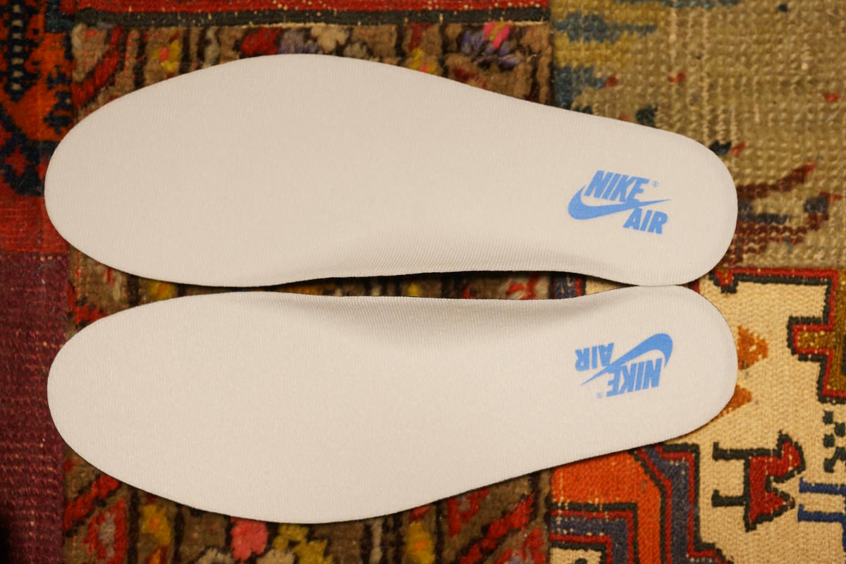 AJ1 HGH UNC インソール表側