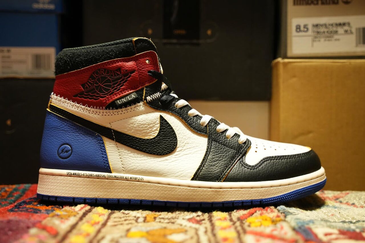 FRAGMENT DESIGN × UNION LA × NIKE AIR JORDAN 1 HIGH OG 右サイド