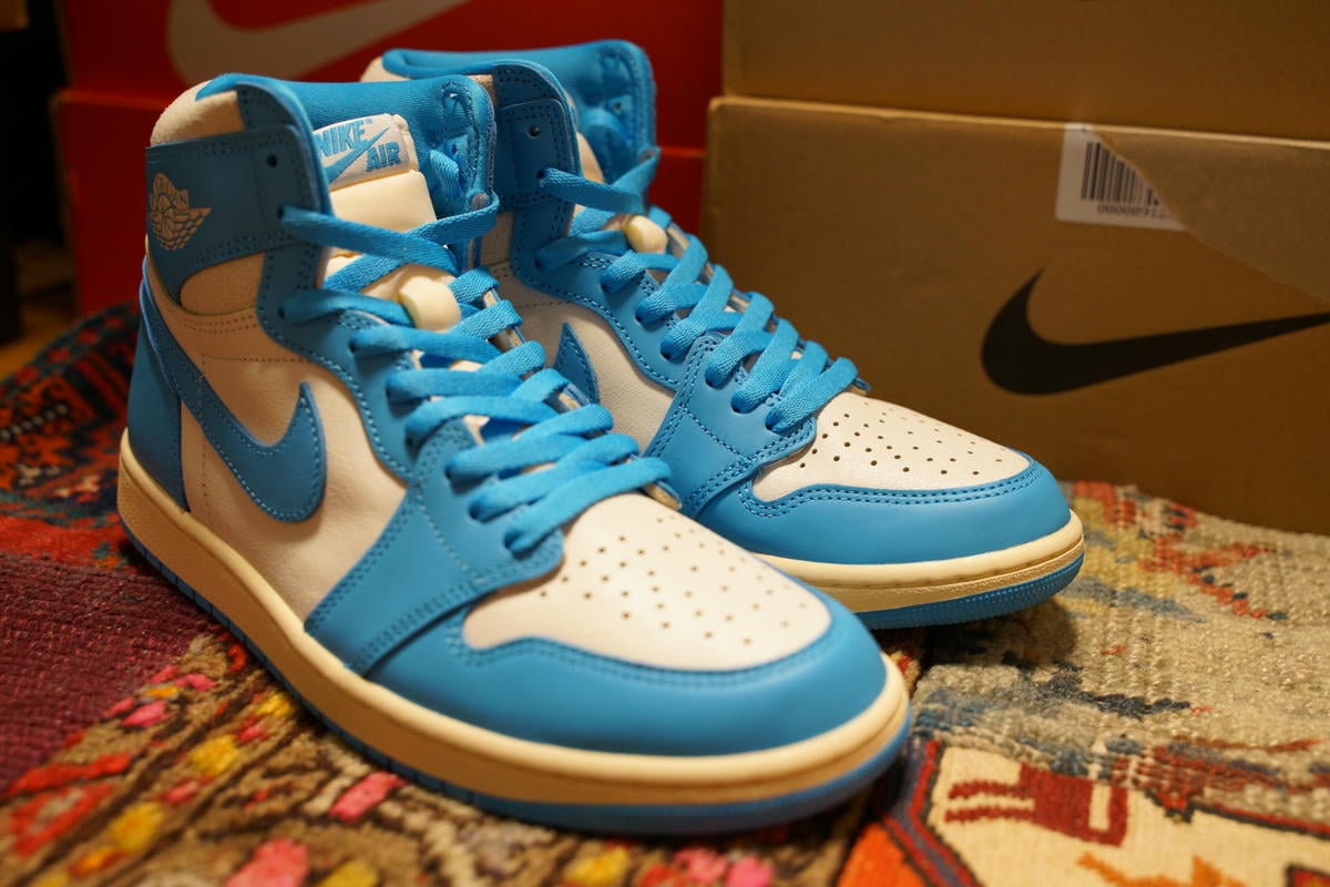 レビュー】ナイキ エアジョーダン1 UNC リイマジンドのサイズ感や